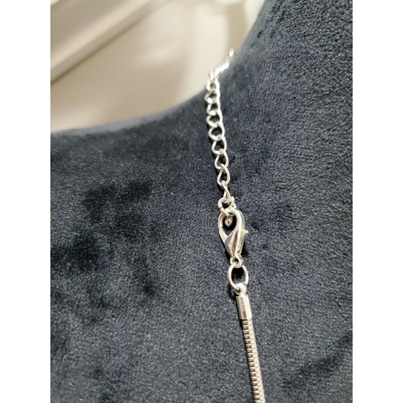 Women's Light peach Oval Pebbles Beaded Necklace. - Picture 6 of 7